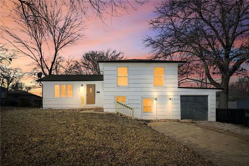 116 Sw Noel St, Lee's Summit, MO, 64063-2260 | Card Image