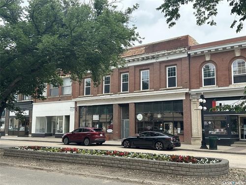 41 High Street W, Home with 0 bedrooms, 0 bathrooms and 3 parking in Moose Jaw SK | Card Image