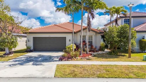 1391 Sw 181st Ave, Pembroke Pines, FL, 33029-4904 | Card Image