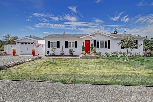 998 Circle Dr, Camano Island, WA, 98282-7574 | Card Image