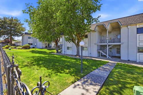 2401 W Canal Dr #8c, Kennewick, WA, 99336 | Card Image