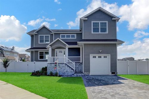 2941 Moreland Ave, Oceanside, NY, 11572-4725 | Card Image
