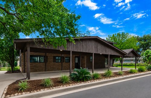 102 Rivercrest St, Luling, TX, 78648-3513 | Card Image