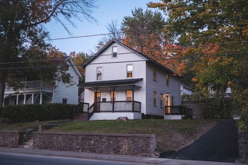227 Deerfield St, Greenfield, MA, 01301-3409 | Card Image