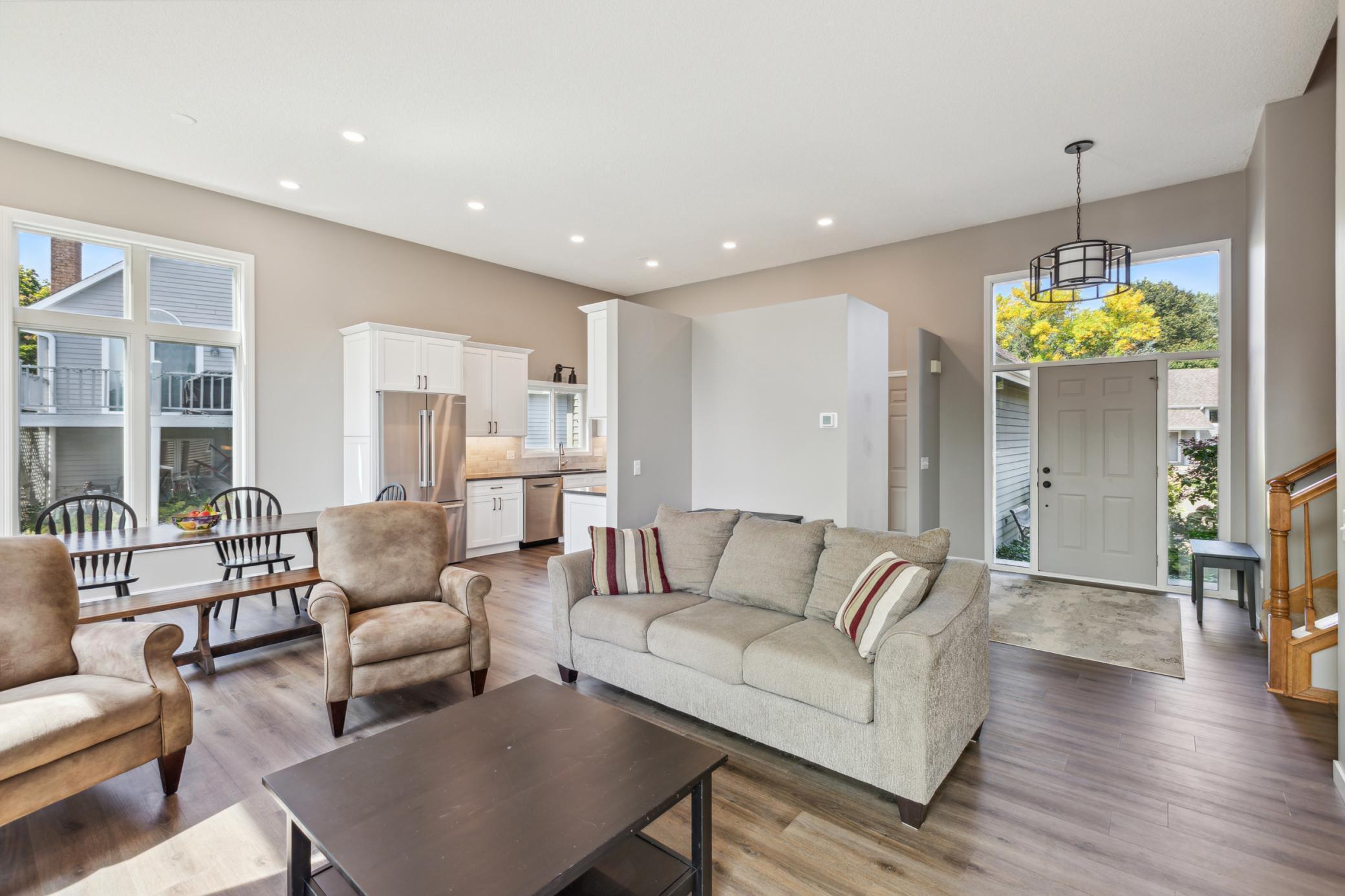 Castle Ridge Ct, Chanhassen, MN 55317