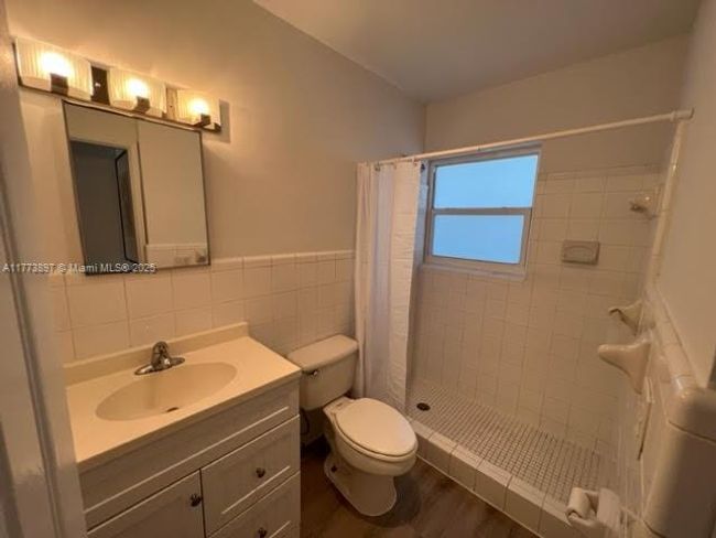 APT-17 - 4228 N Ocean Dr, Condo with 0 bedrooms, 1 bathrooms and null parking in Lauderdale By The Sea FL | Image 11