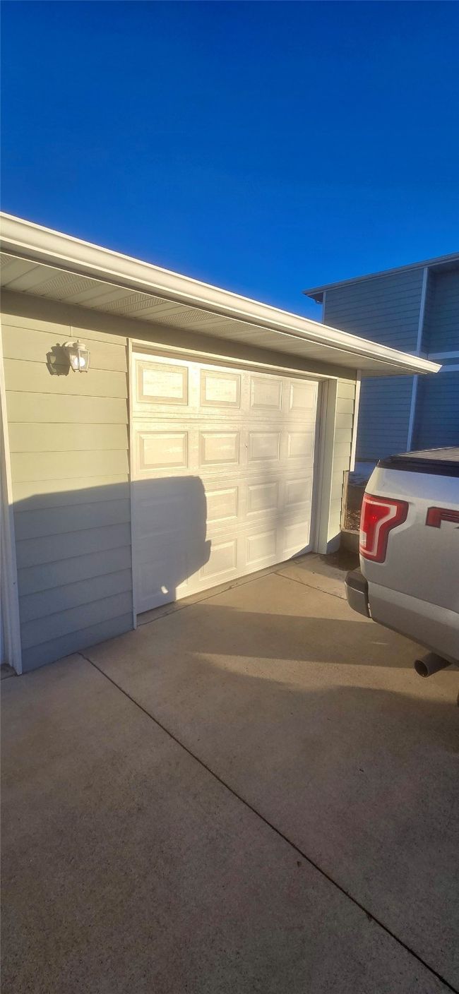 Entrance to property featuring a balcony | Image 21