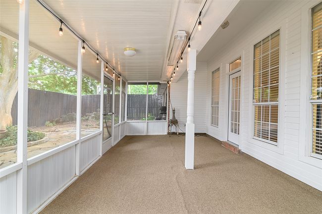 Unfurnished sunroom/screend oatio | Image 19