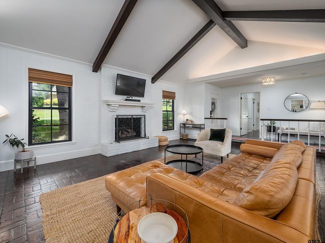 6019 Redcoat Ln, House other with 4 bedrooms, 2 bathrooms and null parking in Tyler TX | Image 6