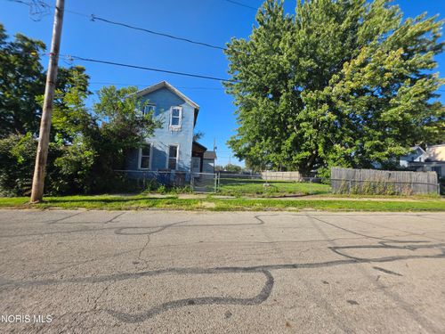 520 Jervis St, Toledo, OH, 43609-2513 | Card Image