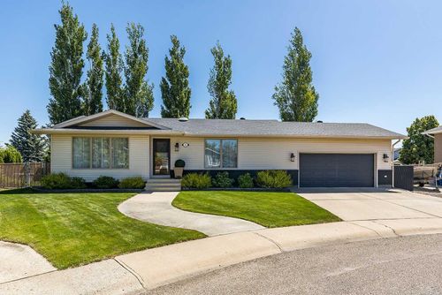 52 Rossland Street Se, Medicine Hat, AB, T1B2J4 | Card Image