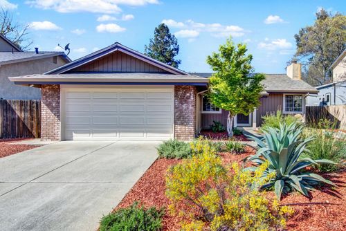 597 Tipperary Drive, Vacaville, CA, 95688 | Card Image