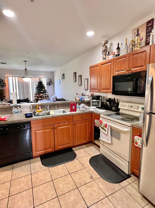 4104-2010 Freeport Ln, Riviera Beach, FL, 33404-6461 | Card Image