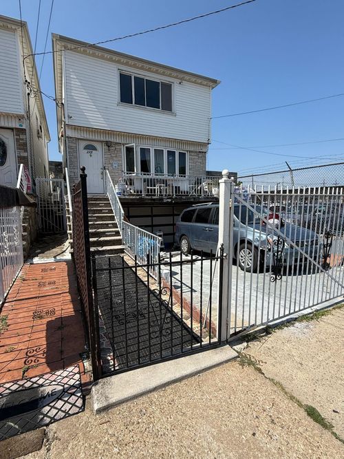 225 Culver Ave, Jersey City, NJ, 07305-1121 | Card Image
