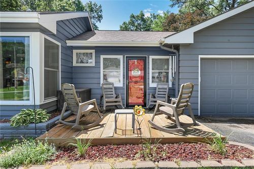 1035 Vilas St, Leavenworth, KS, 66048-4242 | Card Image