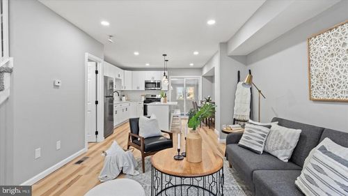 2038 Druid Park Dr, BALTIMORE, MD, 21211-1410 | Card Image