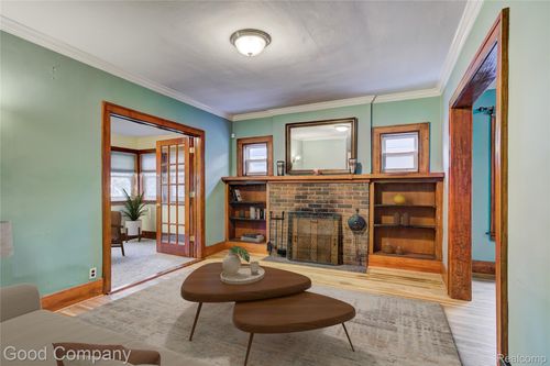 324 Albany St, Ferndale, MI, 48220-3365 | Card Image
