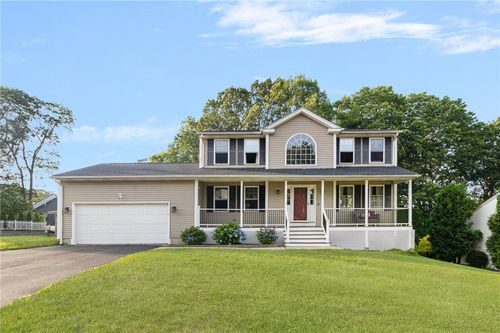 29 Gilcrest Dr, West Warwick, RI, 02893-1972 | Card Image