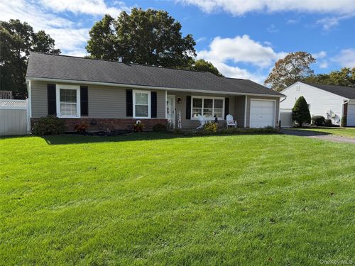 30 Inverness Rd, Holbrook, NY, 11741-5016 | Card Image