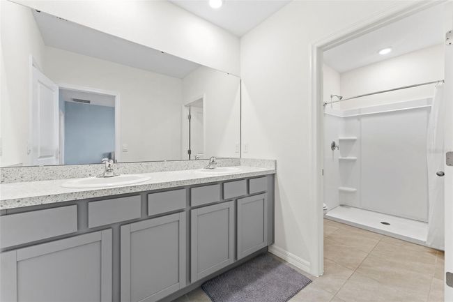 Master Bath 1 | Image 18