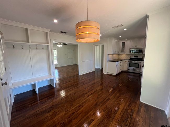 1107 N Hackberry Ave, House other with 3 bedrooms, 2 bathrooms and null parking in Gladewater TX | Image 22