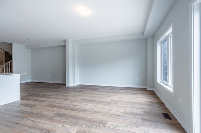 189 Lormont Blvd, House attached with 3 bedrooms, 3 bathrooms and 1 parking in Stoney Creek ON | Image 15