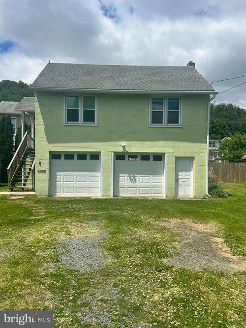102 Myrtle Ave, READING, PA, 19606-1034 | Card Image