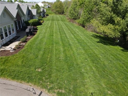 2061 Isleworth Ln, Cranberry Twp, PA, 16066-8318 | Card Image