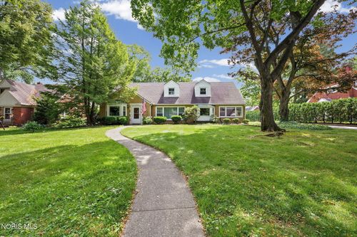 2806 Meadowwood Dr, Toledo, OH, 43606-3067 | Card Image