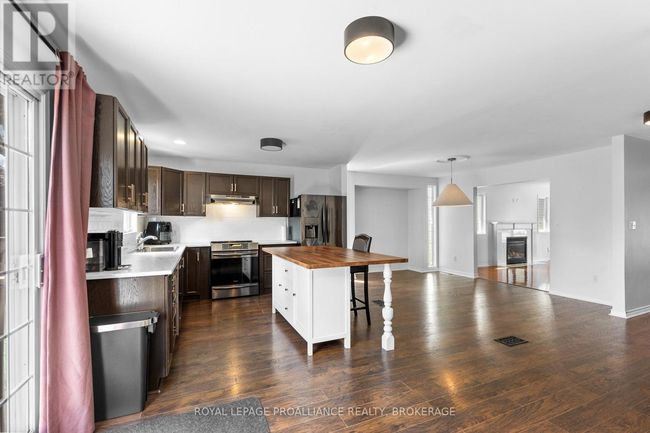 343 Sunrise Cres, House other with 4 bedrooms, 3 bathrooms and 4 parking in Kingston ON | Image 11