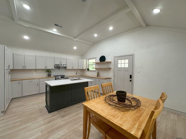 6935 Redwood Ln, House other with 3 bedrooms, 2 bathrooms and 2 parking in Jackson LA | Image 4