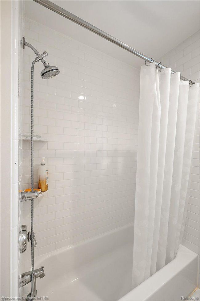699 Abbey St, House other with 4 bedrooms, 6 bathrooms and null parking in Birmingham MI | Image 44