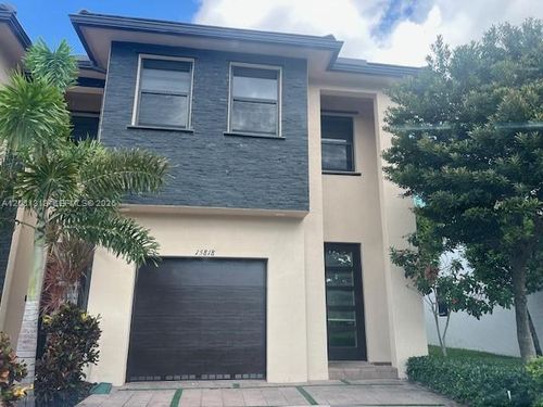 15818-15818 Nw 91st Ave, Miami Lakes, FL, 33018-6356 | Card Image
