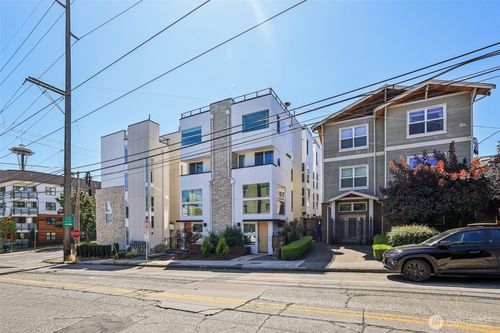 d-805 Taylor Ave N, Seattle, WA, 98109-3931 | Card Image