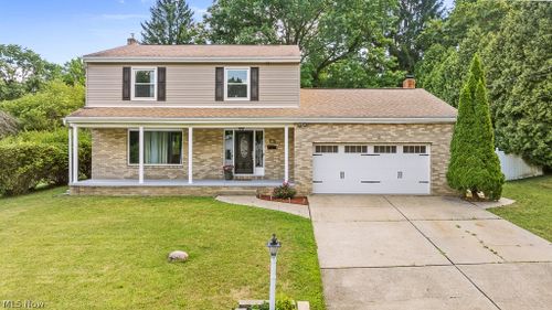 889 Mark Drive, Akron, OH, 44313 | Card Image