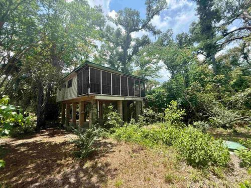 524 Ne Withla Bluffs Way, Lee, FL, 32059-4932 | Card Image