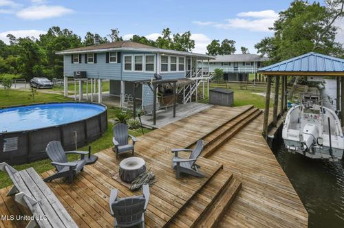 50 Fiber St, Bay Saint Louis, MS, 39520-8944 | Card Image