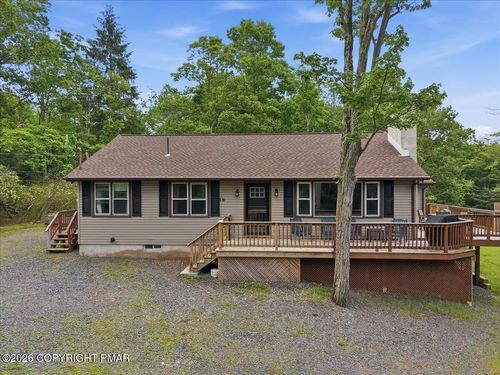5 Chalet Ct, Lake Harmony, PA, 18624-2103 | Card Image