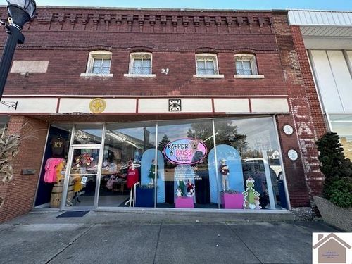 215 W Main St, Princeton, KY, 42445-1554 | Card Image