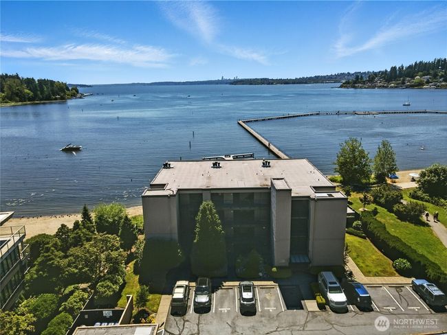 APT-101 - 9717 Ne Juanita Dr, Condo with 2 bedrooms, 2 bathrooms and 2 parking in Kirkland WA | Image 35