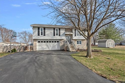 51 Cardinal Dr N, Bethany, IL, 61914-9685 | Card Image