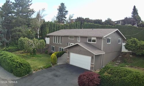 7909 Englewood Crest Dr, Yakima, WA, 98908-1116 | Card Image