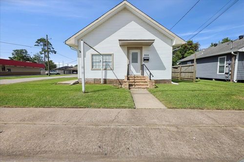 203 N 14th St, Nederland, TX, 77627-4115 | Card Image