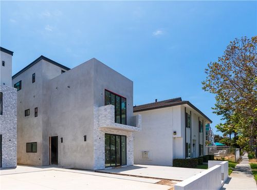 418 20th St, Huntington Beach, CA, 92648-3828 | Card Image