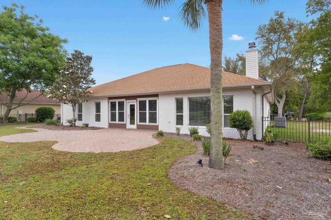 7008 Turnberry Cir, House other with 4 bedrooms, 2 bathrooms and 3 parking in Navarre FL | Image 39