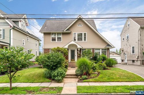 217 Mountain Way, Rutherford, NJ, 07070-2407 | Card Image