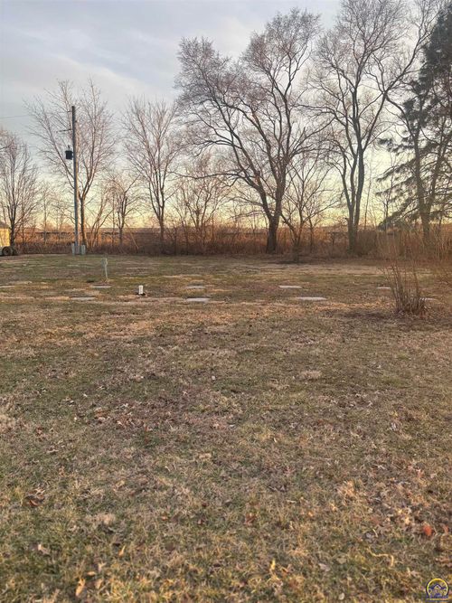 908 Harland Ct, Perry, KS, 66073-9775 | Card Image