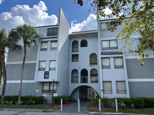 apt-305-1900 N Congress Ave, West Palm Beach, FL, 33401-1645 | Card Image