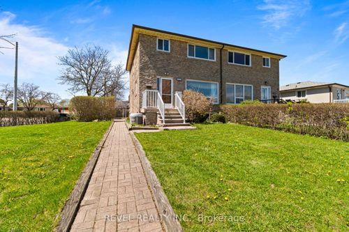 6821 Darcel Avenue, Mississauga, ON, L4T2W4 | Card Image