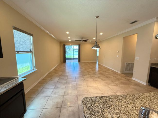 2815 Moonstone Bnd, House other with 3 bedrooms, 2 bathrooms and null parking in KISSIMMEE FL | Image 8